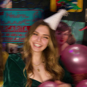 Meet your Posher, Aly